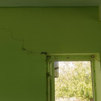 Diyanet İşleri Başkanlığı Deprem Sonrası Camimizde Artan Çatlaklar ve Yıkılma Riski