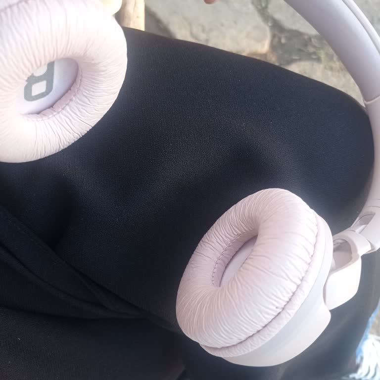 JBL 560 Bt Kulaklıkta Sol Kanattan Ses Gelmiyor, Teknik Servis Desteği Yok