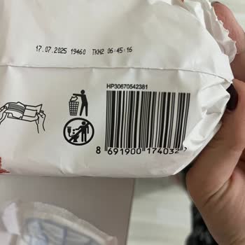 Kotex Pedde Siyah Yabancı Cisim Şoku: Sağlık Ve Hijyen Endişesi