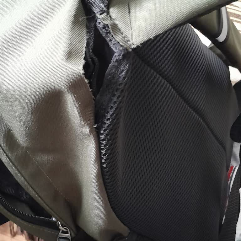 Kısa Sürede Dikişi Atan Okul Çantası Hayal Kırıklığı