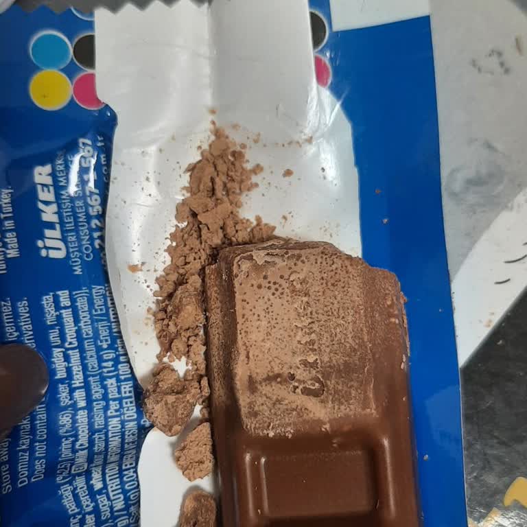 Aldığım Çikolatanın Üzerinde Beyazlama Ve Tadında Bozukluk Vardı