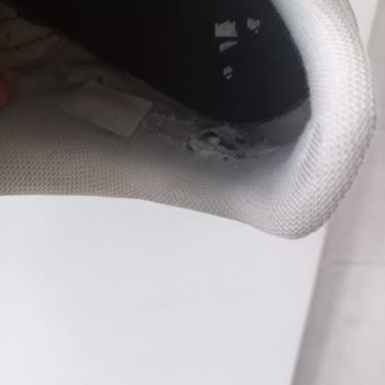 Kısa Sürede Parçalanan Ayakkabı İçin Değişim Talebim Reddedildi