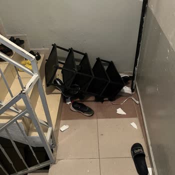 Buzdolabı Kurulumu Sırasında Evin Kirletilmesi Ve Eşyaların Zarar Görmesi