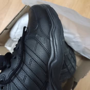 Aldığım Adidas Ayakkabının Orijinalliği Ve Kutu Durumu Hakkında Endişelerim Var