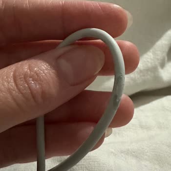 Kozmetik Reyonundan Aldığım Aseton Çantamdaki Eşyalarıma Zarar Verdi!