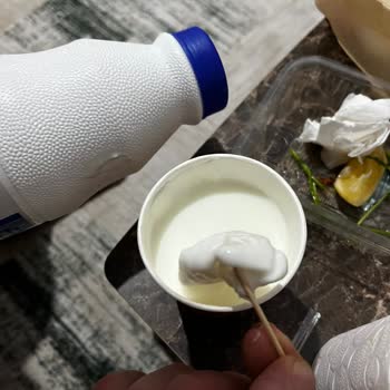Kapalı İçim Ayran İçerisinden Islak Mendil Çıkması Ve Müşteri Hizmetlerine Ulaşılamaması