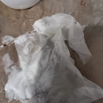 Kapalı İçim Ayran İçerisinden Islak Mendil Çıkması Ve Müşteri Hizmetlerine Ulaşılamaması