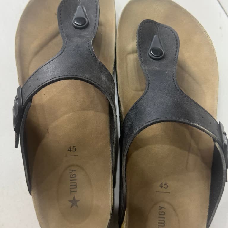 Terlikte Kötü Koku Ve Ciltte Rahatsızlık Yaşadım