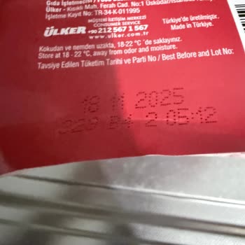 Son Kullanma Tarihi Geçmemiş Çikolatada Bozulma Ve Marketin İlgisizliği