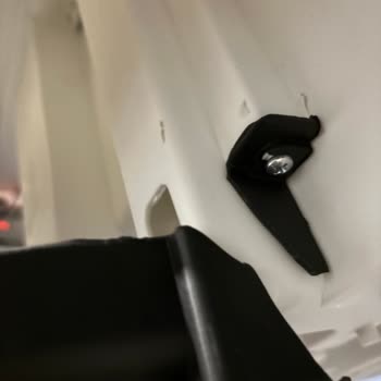 Aldığım Akülü Araba Kırık Ve Kullanılmış Çıktı Garanti Süresi De Belirsiz