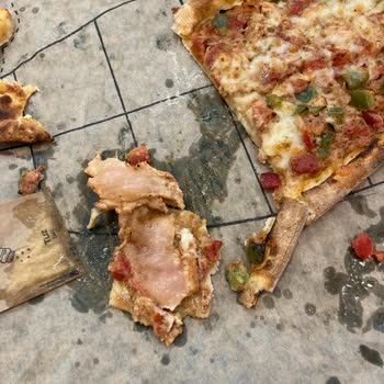 Pişmemiş Tavuklu Ürün Ve Yetersiz Kalite Kontrol Nedeniyle Hayal Kırıklığı