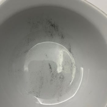 Çekirdek Paketinden Açık Ve Dağılmış Oksijen Tutucu Çıktı: Sağlık Riski Ve Açıklama Bekliyorum