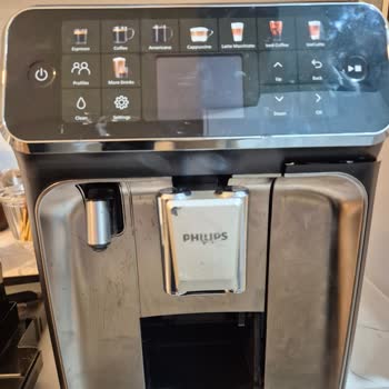 Kahve Makinesi Onarımında Eski Ve Çizik Ürün Şoku