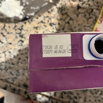 Migros Tam Yağlı Sütlerde Sürekli Katılaşma Ve Sağlık Riski Endişesi