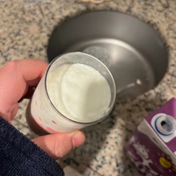 Migros Tam Yağlı Sütlerde Sürekli Katılaşma Ve Sağlık Riski Endişesi