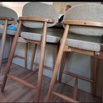 Fethiye Mobilya Dünyası'ndan Sürekli Ayıplı Ve Farklı Sandalye Teslimatı