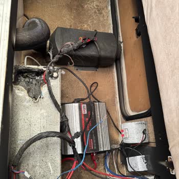 Csv Karavan Çekme Karavanım Durduğu Yerde Aküsünün Kabloları Yanmış Şekilde Bulundu