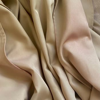 Kırmızı Bluzun Rengi Diğer Kıyafetlerime Geçti Mağdur Oldum