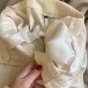 Kırmızı Bluzun Rengi Diğer Kıyafetlerime Geçti Mağdur Oldum