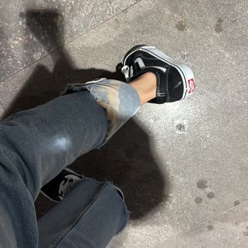 Sephora Mağazasında Fondöten Kazası: Kıyafetim Mahvoldu, Çalışanlar Umursamadı!