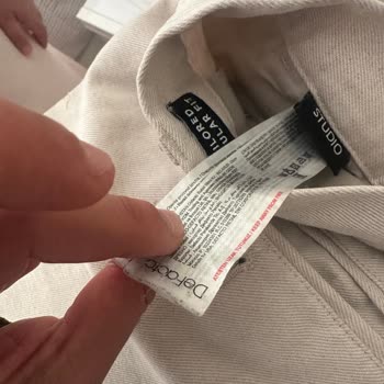 DeFacto'dan Alınan Pantolon Kısa Sürede Yırtıldı, Kalite Hayal Kırıklığı Yarattı