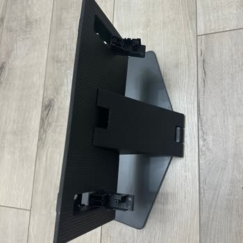 Yeni Alınan Televizyon Kendi Kendine Düştü, Samsung Sorumluluk Almıyor