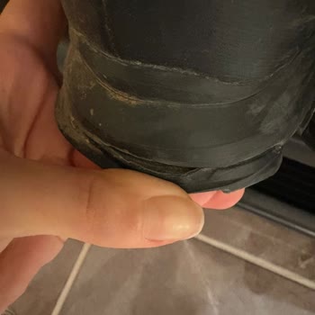 Kısa Sürede Açılan Ayakkabı Ve Yetersiz Mağaza İlgisi