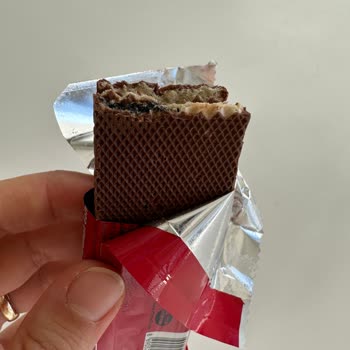 Aldığım Eti Gofretin İçinden Siyahlık Çıktı, Açıklama Ve Değişim İstiyorum