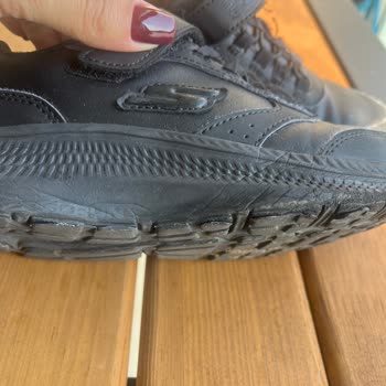 Kısa Sürede Deforme Olan Okul Ayakkabısına Olumsuz İnceleme Yanıtı