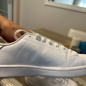 Bir Kez Giyilen Adidas Ayakkabıda Hızlı Deformasyon Ve Değişim Reddi