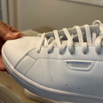 Bir Kez Giyilen Adidas Ayakkabıda Hızlı Deformasyon Ve Değişim Reddi