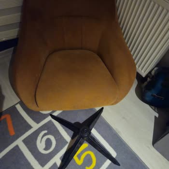 Garanti Kapsamındaki Koltuğun Kırılması Ve Müşteri Hizmetlerinden Dönüş Alınamaması