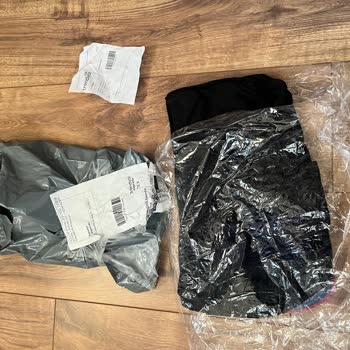 Yanlış Ürün Gönderimi Ve İade Sorunu: Trendyol'dan Sipariş Ettiğim Ceket Yerine Kadın İç Çamaşırı Geldi