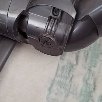 Dyson Süpürge Başlığı Normal Kullanımda Kırıldı Güvenim Sarsıldı