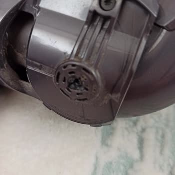 Dyson Süpürge Başlığı Normal Kullanımda Kırıldı Güvenim Sarsıldı