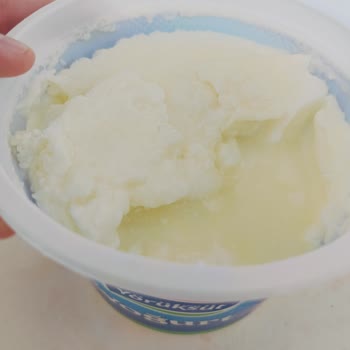 Yörüksüt Yoğurtta Tekrarlayan Hijyen Sorunu: Kaymakta Kıl Çıkıyor