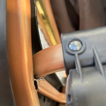 Otto Plus Bebek Arabasının Ön Ayakları Patladı, Garanti Sürecinde Mağduriyet Yaşıyorum