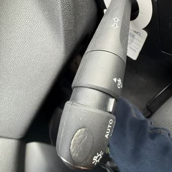 Sıfır Araçta Direksiyon Ve Sinyal Kolu Sorunlarının Garanti Kapsamında Çözülmemesi