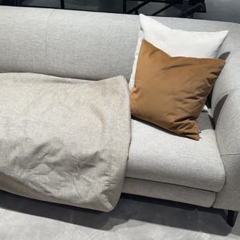 Saloni Mobilya'dan Satın Alınan Koltuk Takımında Sürekli Yanlış Kumaş Ve Yetersiz Müşteri Desteği