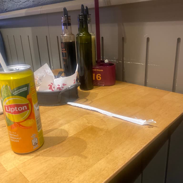 Yanık Tavuklar Soğuk Makarna Ve Uzun Bekleme Süresi Mağduriyetim