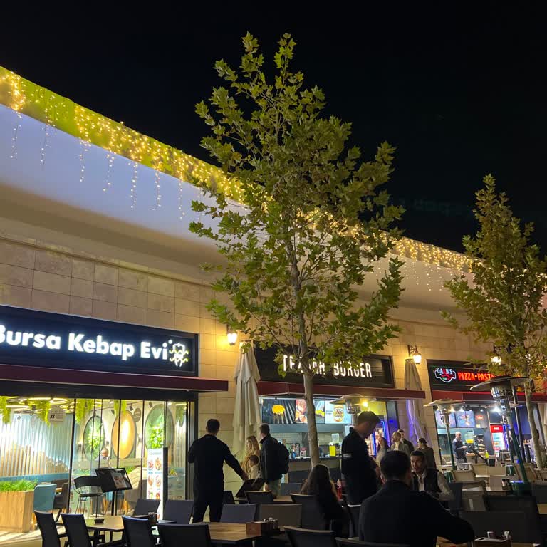 Ezan Saatinde Müzik Yayınının Devam Etmesi Ve Çalışanların Duyarsızlığı