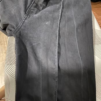 Zara’dan Aldığım Pantolonlar İlk Yıkamada Soldu, İade Yapılamıyor!