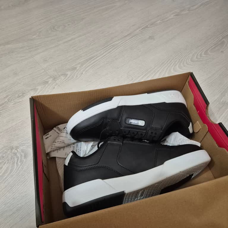 Hummel'dan Aldığım Ayakkabının İadesi Haksız Yere Reddedildi