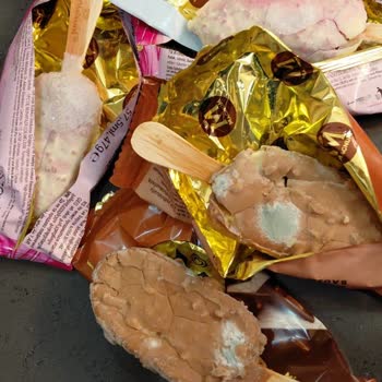Migros Sanal Marketten Aldığım Magnum Dondurmanın Üzerinde Küf Çıktı