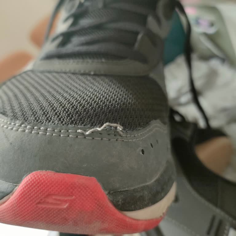 Kısa Sürede Dikişleri Sökülen Ayakkabı İçin Değişim Talebi