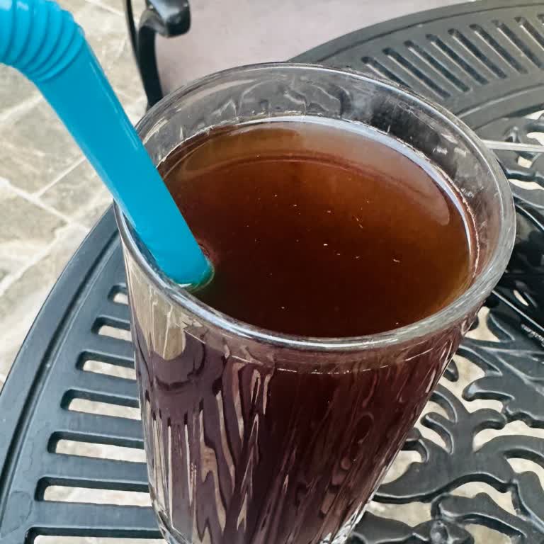 Kötü Kahve Ve İlgisiz Personel Deneyimi: Reji 1572 Hayal Kırıklığı