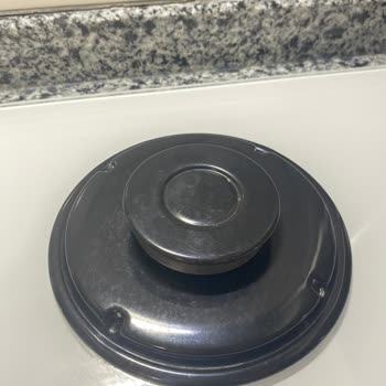 Stop Forte Ürünleri Halımda Ve Yüzeylerde Kalıcı Leke Ve Zarar Oluşturdu