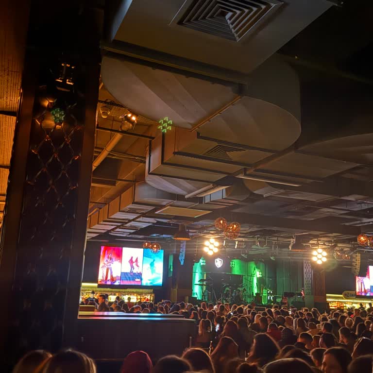 Vadi İstanbul Gökhan Türkmen Konserinde Geç Sahne Çıkışı Ve Kötü Alan Düzenlemesi