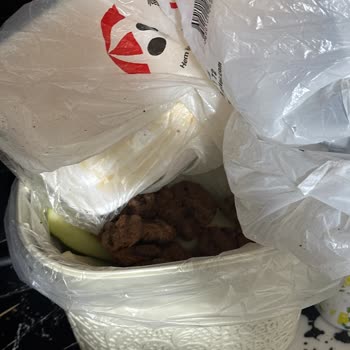 Çağdaş Marketler Bozuk Köfte Satışı Ve Yetersiz Müşteri İlgisi