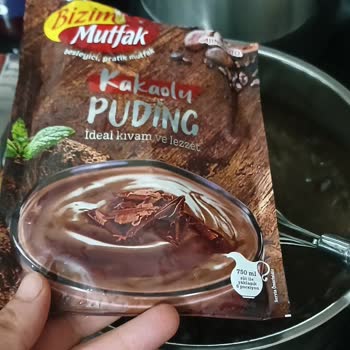 Taze Tarihli Pudingde Beklenmedik Bozulma Ve Kötü Tat